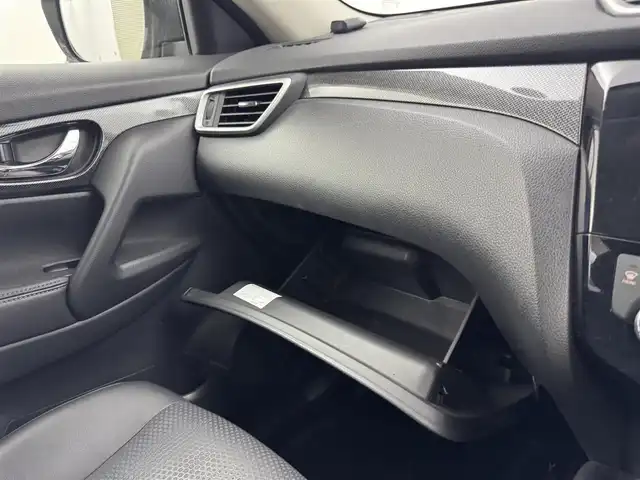 日産 エクストレイル 20X エマージェンシーブレーキ 愛知県 2015(平27)年 9.9万km 黒 日産純正オリジナルナビゲーションシステム/フルセグTV/Bluetooth対応/バックカメラ/プッシュスタート/ステアリングリモコン/ETC/オートエアコン/エマージェンシーブレーキ/アイドリングストップ/フルフラットシート/純正フロアマット/純正17インチアルミホイール/オートライト/純正LEDヘッドライト/フォグランプ/スマートキー