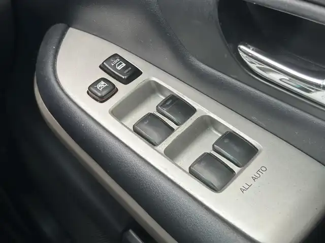 トヨタ ハリアー ハイブリッド プレミアム Sパッケージ 愛知県 2006(平18)年 14.8万km シルバーM メーカーオプションナビ【CD DVD MD ワンセグ】/バックカメラ/ETC/ドライブレコーダー/クルーズコントロール/オートライト/キセノンライト/電動リアゲート/スマートキー/レザーシート/シートヒーター/純正フロアマット/ドアバイザー/電動格納ドアミラー/禁煙車