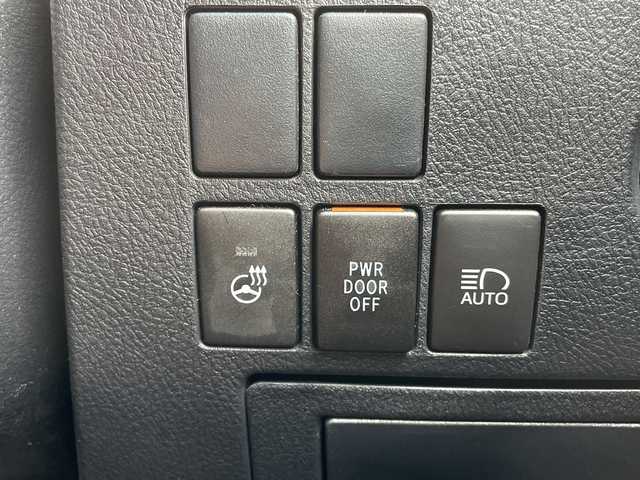 トヨタ アルファード S Cパッケージ 千葉県 2023(令5)年 1.6万km ホワイトパールクリスタルシャイン 【純正9インチディスプレイオーディオナビキット付き/（AM/FM/フルセグ/Bluetooth）/バックカメラ/前後ドライブレコーダー/衝突被害軽減システム/車線逸脱警報/クルーズコントロール/フリップダウンモニター/レザーシート/両側パワースライドドア/横滑り防止装置/ETC/LEDヘッドライト/フォグランプ/オートライト/ウィンカーミラー/電動格納ミラー/純正18インチAW/シートヒーター/エアシート/シートリフター/ステアリングヒーター/禁煙車/プッシュスタート/スマートキー/フロアマット/スペアキー/取扱説明書