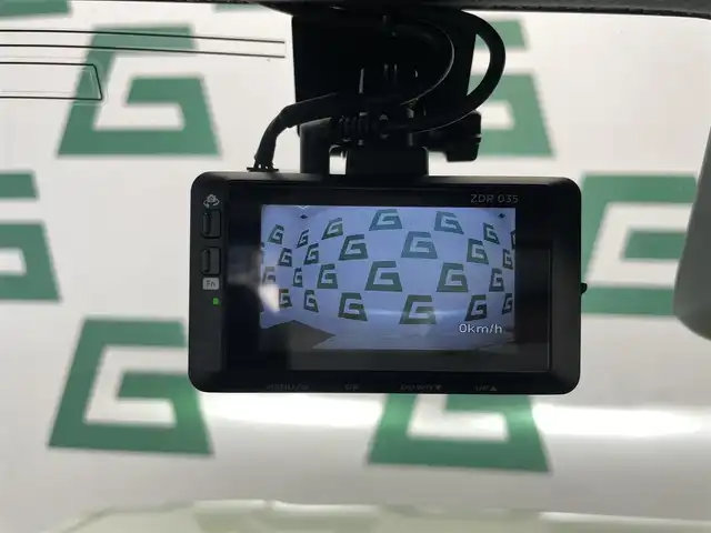 ダイハツ タフト G 鹿児島県 2023(令5)年 1.3万km セラミックグリーンM ラギッドパック/バックモニター/社外ナビ/　・Bluetooth接続/　・フルセグTV/　・HDMI接続/　・iPod接続/　・CD/DVD再生/　・USB接続/マッドスタータイヤ/スカイフィールドトップ/運転席助手席シートヒーター/前後ドライブレコーダー/ETC/電動パーキングブレーキ/オートブレーキホールド/純正アルミホイール/本革巻きステアリング/電動格納ミラー/ルーフレール/フォブランプ/禁煙車