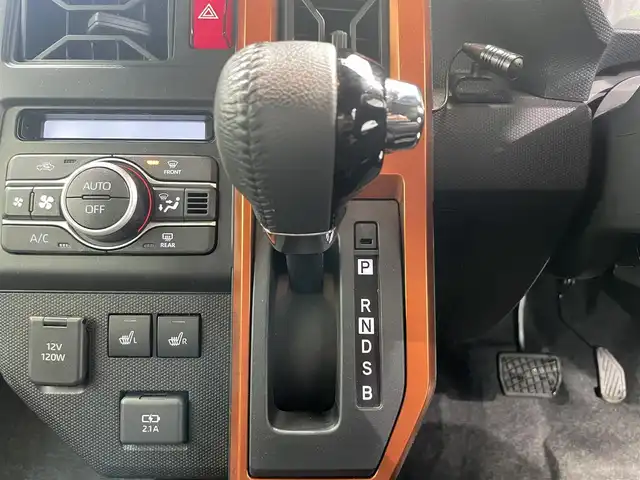 ダイハツ タフト G 鹿児島県 2023(令5)年 1.3万km セラミックグリーンM ラギッドパック/バックモニター/社外ナビ/　・Bluetooth接続/　・フルセグTV/　・HDMI接続/　・iPod接続/　・CD/DVD再生/　・USB接続/マッドスタータイヤ/スカイフィールドトップ/運転席助手席シートヒーター/前後ドライブレコーダー/ETC/電動パーキングブレーキ/オートブレーキホールド/純正アルミホイール/本革巻きステアリング/電動格納ミラー/ルーフレール/フォブランプ/禁煙車