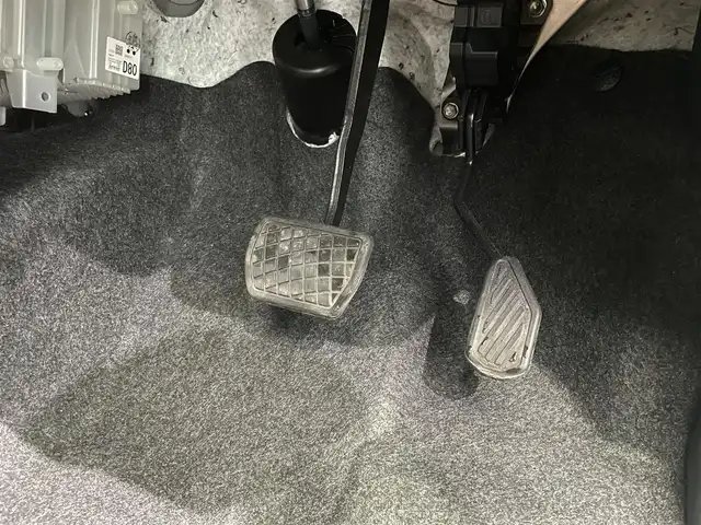 ダイハツ タフト G 鹿児島県 2023(令5)年 1.3万km セラミックグリーンM ラギッドパック/バックモニター/社外ナビ/　・Bluetooth接続/　・フルセグTV/　・HDMI接続/　・iPod接続/　・CD/DVD再生/　・USB接続/マッドスタータイヤ/スカイフィールドトップ/運転席助手席シートヒーター/前後ドライブレコーダー/ETC/電動パーキングブレーキ/オートブレーキホールド/純正アルミホイール/本革巻きステアリング/電動格納ミラー/ルーフレール/フォブランプ/禁煙車