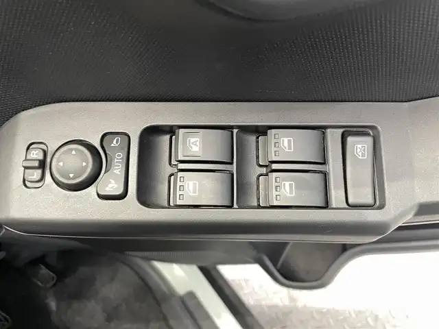 ダイハツ タフト G 鹿児島県 2023(令5)年 1.3万km セラミックグリーンM ラギッドパック/バックモニター/社外ナビ/　・Bluetooth接続/　・フルセグTV/　・HDMI接続/　・iPod接続/　・CD/DVD再生/　・USB接続/マッドスタータイヤ/スカイフィールドトップ/運転席助手席シートヒーター/前後ドライブレコーダー/ETC/電動パーキングブレーキ/オートブレーキホールド/純正アルミホイール/本革巻きステアリング/電動格納ミラー/ルーフレール/フォブランプ/禁煙車