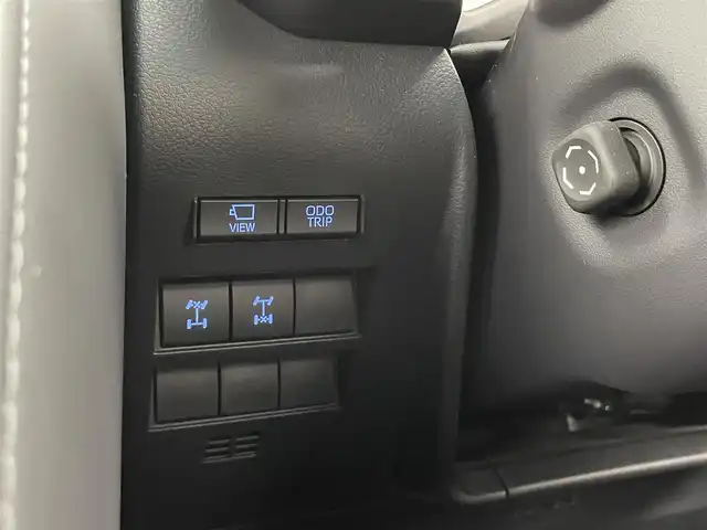 トヨタ ランドクルーザー GRスポーツ 大分県 2023(令5)年 0.8万km グレーメタリック ワンオーナー/サンルーフ/トヨタセーフティーセンス/プリクラッシュセーフティ/レーントレーシングアシスト/レーンディパーチャーアラート/レーダークルーズコントロール（全車速追従機能付）/アダプティブハイビームシステム／オートマチックハイビーム/ロードサインアシスト/発進遅れ告知機能/JBLサウンド/パノラミックビューモニター/12.3型純正ナビ/（フルセグ/Bluetooth/Applecarplay/androidauto)/レーダークルーズコントロール/ブラインドスポットモニター/前後ドライブレコーダー/前後席シートヒーター・ベンチレーションシート/前席パワーシート/赤黒レザーシート/パワーバックドア/クリアランスソナー/マルチテレインモニター/クロールコントロール/電動デフロック（フロント/リア）/ダウンヒル/ヒルアシストコントロール/オートブレーキホールド/保証書・取扱説明書