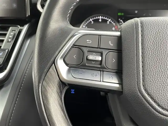 トヨタ ランドクルーザー GRスポーツ 大分県 2023(令5)年 0.8万km グレーメタリック ワンオーナー/サンルーフ/トヨタセーフティーセンス/プリクラッシュセーフティ/レーントレーシングアシスト/レーンディパーチャーアラート/レーダークルーズコントロール（全車速追従機能付）/アダプティブハイビームシステム／オートマチックハイビーム/ロードサインアシスト/発進遅れ告知機能/JBLサウンド/パノラミックビューモニター/12.3型純正ナビ/（フルセグ/Bluetooth/Applecarplay/androidauto)/レーダークルーズコントロール/ブラインドスポットモニター/前後ドライブレコーダー/前後席シートヒーター・ベンチレーションシート/前席パワーシート/赤黒レザーシート/パワーバックドア/クリアランスソナー/マルチテレインモニター/クロールコントロール/電動デフロック（フロント/リア）/ダウンヒル/ヒルアシストコントロール/オートブレーキホールド/保証書・取扱説明書