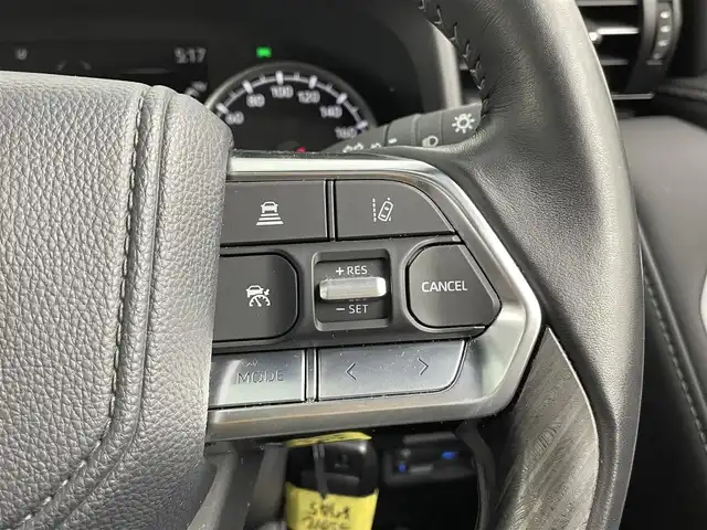 トヨタ ランドクルーザー GRスポーツ 大分県 2023(令5)年 0.8万km グレーメタリック ワンオーナー/サンルーフ/トヨタセーフティーセンス/プリクラッシュセーフティ/レーントレーシングアシスト/レーンディパーチャーアラート/レーダークルーズコントロール（全車速追従機能付）/アダプティブハイビームシステム／オートマチックハイビーム/ロードサインアシスト/発進遅れ告知機能/JBLサウンド/パノラミックビューモニター/12.3型純正ナビ/（フルセグ/Bluetooth/Applecarplay/androidauto)/レーダークルーズコントロール/ブラインドスポットモニター/前後ドライブレコーダー/前後席シートヒーター・ベンチレーションシート/前席パワーシート/赤黒レザーシート/パワーバックドア/クリアランスソナー/マルチテレインモニター/クロールコントロール/電動デフロック（フロント/リア）/ダウンヒル/ヒルアシストコントロール/オートブレーキホールド/保証書・取扱説明書