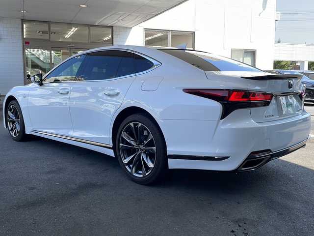 レクサス ＬＳ 500 Fスポーツ 京都府 2019(平31)年 3.5万km ホワイトノーヴァガラスフレーク 純正SDナビ /フルセグTV /Bluetooth/AUX/Miracast/CD/DVD再生機能有/全方位カメラ /BSM /HUD /禁煙 /前後コーナーセンサー /赤ハーフレザー/メモリーパワーシート /エアサスペンション /パドルシフト /ステアリングヒーター/3眼LEDヘッドライト /オートライト/オートマチックハイビーム/クルコン追従有 /サンルーフ/デジタルインナーミラー/純正AW20インチ