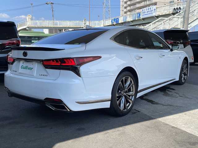 レクサス ＬＳ 500 Fスポーツ 京都府 2019(平31)年 3.5万km ホワイトノーヴァガラスフレーク 純正SDナビ /フルセグTV /Bluetooth/AUX/Miracast/CD/DVD再生機能有/全方位カメラ /BSM /HUD /禁煙 /前後コーナーセンサー /赤ハーフレザー/メモリーパワーシート /エアサスペンション /パドルシフト /ステアリングヒーター/3眼LEDヘッドライト /オートライト/オートマチックハイビーム/クルコン追従有 /サンルーフ/デジタルインナーミラー/純正AW20インチ