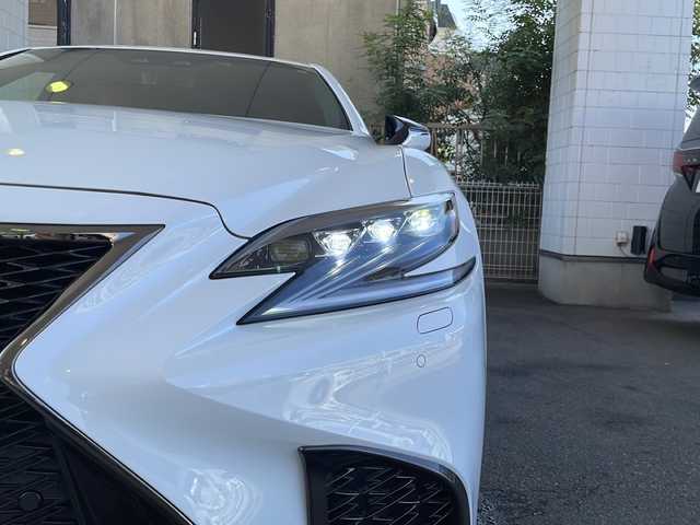 レクサス ＬＳ 500 Fスポーツ 京都府 2019(平31)年 3.5万km ホワイトノーヴァガラスフレーク 純正SDナビ /フルセグTV /Bluetooth/AUX/Miracast/CD/DVD再生機能有/全方位カメラ /BSM /HUD /禁煙 /前後コーナーセンサー /赤ハーフレザー/メモリーパワーシート /エアサスペンション /パドルシフト /ステアリングヒーター/3眼LEDヘッドライト /オートライト/オートマチックハイビーム/クルコン追従有 /サンルーフ/デジタルインナーミラー/純正AW20インチ