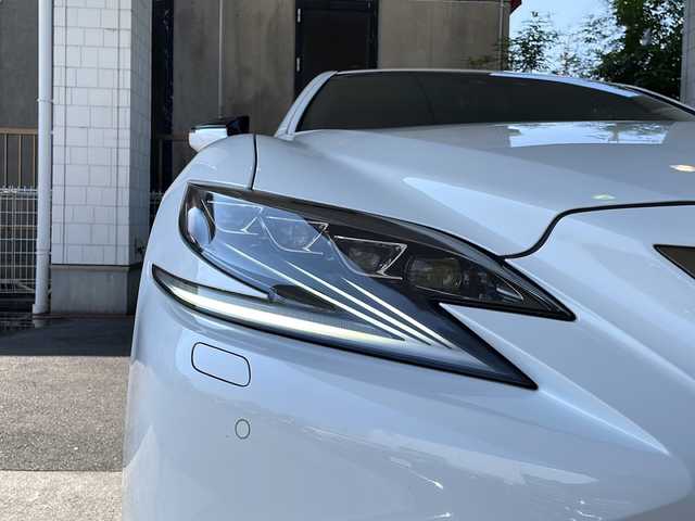 レクサス ＬＳ 500 Fスポーツ 京都府 2019(平31)年 3.5万km ホワイトノーヴァガラスフレーク 純正SDナビ /フルセグTV /Bluetooth/AUX/Miracast/CD/DVD再生機能有/全方位カメラ /BSM /HUD /禁煙 /前後コーナーセンサー /赤ハーフレザー/メモリーパワーシート /エアサスペンション /パドルシフト /ステアリングヒーター/3眼LEDヘッドライト /オートライト/オートマチックハイビーム/クルコン追従有 /サンルーフ/デジタルインナーミラー/純正AW20インチ