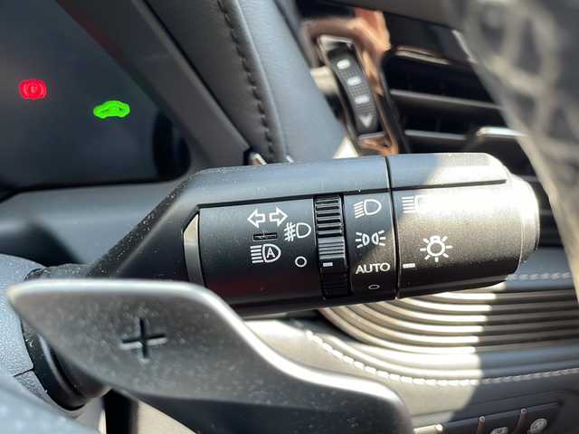 レクサス ＬＳ 500 Fスポーツ 京都府 2019(平31)年 3.5万km ホワイトノーヴァガラスフレーク 純正SDナビ /フルセグTV /Bluetooth/AUX/Miracast/CD/DVD再生機能有/全方位カメラ /BSM /HUD /禁煙 /前後コーナーセンサー /赤ハーフレザー/メモリーパワーシート /エアサスペンション /パドルシフト /ステアリングヒーター/3眼LEDヘッドライト /オートライト/オートマチックハイビーム/クルコン追従有 /サンルーフ/デジタルインナーミラー/純正AW20インチ