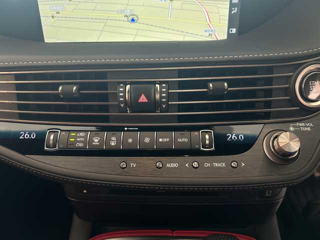 レクサス ＬＳ 500 Fスポーツ 岐阜県 2019(平31)年 3.5万km ホワイトノーヴァガラスフレーク 純正SDナビ /フルセグTV /Bluetooth/AUX/Miracast/CD/DVD再生機能有/全方位カメラ /BSM /HUD /禁煙 /前後コーナーセンサー /赤ハーフレザー/メモリーパワーシート /エアサスペンション /パドルシフト /ステアリングヒーター/3眼LEDヘッドライト /オートライト/オートマチックハイビーム/クルコン追従有 /サンルーフ/デジタルインナーミラー/純正AW20インチ