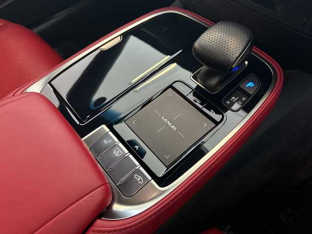 レクサス ＬＳ 500 Fスポーツ 岐阜県 2019(平31)年 3.5万km ホワイトノーヴァガラスフレーク 純正SDナビ /フルセグTV /Bluetooth/AUX/Miracast/CD/DVD再生機能有/全方位カメラ /BSM /HUD /禁煙 /前後コーナーセンサー /赤ハーフレザー/メモリーパワーシート /エアサスペンション /パドルシフト /ステアリングヒーター/3眼LEDヘッドライト /オートライト/オートマチックハイビーム/クルコン追従有 /サンルーフ/デジタルインナーミラー/純正AW20インチ