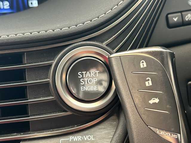 レクサス ＬＳ 500 Fスポーツ 岐阜県 2019(平31)年 3.5万km ホワイトノーヴァガラスフレーク 純正SDナビ /フルセグTV /Bluetooth/AUX/Miracast/CD/DVD再生機能有/全方位カメラ /BSM /HUD /禁煙 /前後コーナーセンサー /赤ハーフレザー/メモリーパワーシート /エアサスペンション /パドルシフト /ステアリングヒーター/3眼LEDヘッドライト /オートライト/オートマチックハイビーム/クルコン追従有 /サンルーフ/デジタルインナーミラー/純正AW20インチ