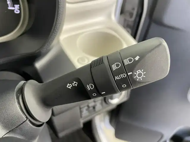 ダイハツ ムーヴ キャンバス ストライプス G 富山県 2022(令4)年 0.9万km シャイニングホワイトパール/サンドベージュメタリック 社外ナビ（AM/FM/DVD/BT/フルセグ）/バックカメラ/両側パワースライドドア/シートヒーター/衝突被害軽減システム/コーナーセンサー/横滑り防止装置/アイドリングストップ/オートLEDライト/フォグライト/社外アルミホイール/純正フロアマット/オートホールド付電子パーキング/ステアリングスイッチ/スマートキー/スペアキー