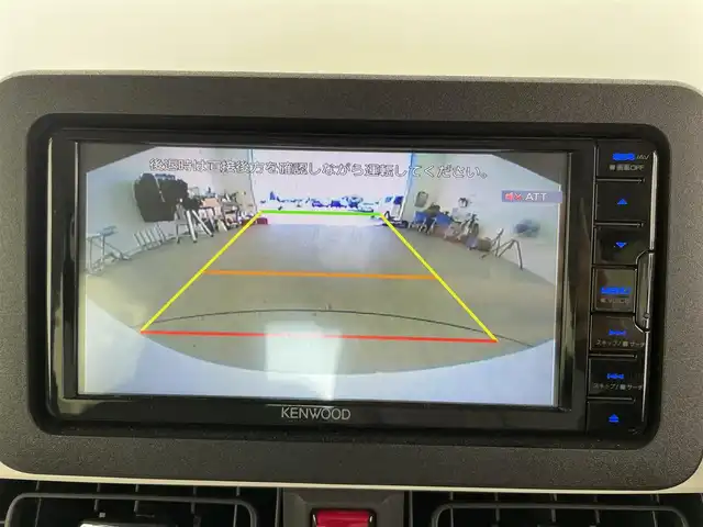 ダイハツ ムーヴ キャンバス ストライプス G 富山県 2022(令4)年 0.9万km シャイニングホワイトパール/サンドベージュメタリック 社外ナビ（AM/FM/DVD/BT/フルセグ）/バックカメラ/両側パワースライドドア/シートヒーター/衝突被害軽減システム/コーナーセンサー/横滑り防止装置/アイドリングストップ/オートLEDライト/フォグライト/社外アルミホイール/純正フロアマット/オートホールド付電子パーキング/ステアリングスイッチ/スマートキー/スペアキー