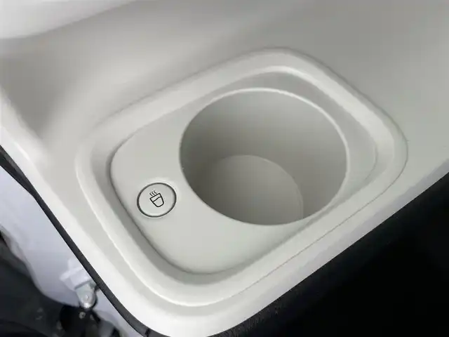 ダイハツ ムーヴ キャンバス ストライプス G 富山県 2022(令4)年 0.9万km シャイニングホワイトパール/サンドベージュメタリック 社外ナビ（AM/FM/DVD/BT/フルセグ）/バックカメラ/両側パワースライドドア/シートヒーター/衝突被害軽減システム/コーナーセンサー/横滑り防止装置/アイドリングストップ/オートLEDライト/フォグライト/社外アルミホイール/純正フロアマット/オートホールド付電子パーキング/ステアリングスイッチ/スマートキー/スペアキー