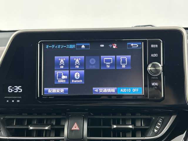トヨタ Ｃ－ＨＲ G 愛知県 2018(平30)年 4.7万km ホワイトパールクリスタルシャイン フルモデリスタエアロ/純正7インチナビ/（Bluetooth/フルセグTV/DVD再生/USB）/バックカメラ/トヨタセーフティセンス/・プリクラッシュセーフティ/・オートマチックハイビーム/・ロードサインアシスト/・レーダークルーズコントロール/・レーンディパーチャーアラート/・先行車発進告知/ブラインドスポットモニター/クリアランスソナー/ビルトインETC/ドライブレコーダー/ハーフレザーシート/前席シートヒーター/純正18インチアルミホイール/スマートキー/LEDヘッドライト/フォグランプ/オートライト/電子パーキング/オートブレーキホールド/革巻きステアリング/ステアリングスイッチ/電動格納ミラー/純正フロアマット