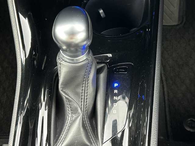 トヨタ Ｃ－ＨＲ G 愛知県 2018(平30)年 4.7万km ホワイトパールクリスタルシャイン フルモデリスタエアロ/純正7インチナビ/（Bluetooth/フルセグTV/DVD再生/USB）/バックカメラ/トヨタセーフティセンス/・プリクラッシュセーフティ/・オートマチックハイビーム/・ロードサインアシスト/・レーダークルーズコントロール/・レーンディパーチャーアラート/・先行車発進告知/ブラインドスポットモニター/クリアランスソナー/ビルトインETC/ドライブレコーダー/ハーフレザーシート/前席シートヒーター/純正18インチアルミホイール/スマートキー/LEDヘッドライト/フォグランプ/オートライト/電子パーキング/オートブレーキホールド/革巻きステアリング/ステアリングスイッチ/電動格納ミラー/純正フロアマット