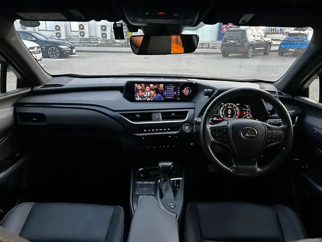 レクサス ＵＸ 富山県 2018(平30)年 3.5万km 黒 セーフティシステム＋/純正メモリナビ/フルセグTV/Bluetooth接続/USB接続/AM/FMラジオ/CD再生/バックカメラ/360°カメラ/D/N席パワーシート/D/N席シートヒーター/アイドリングストップ/プッシュスタート/ACC/ブラインドスポットモニター/LEDヘッドライト