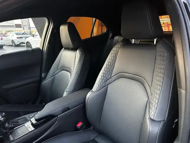 レクサス ＵＸ 富山県 2018(平30)年 3.5万km 黒 セーフティシステム＋/純正メモリナビ/フルセグTV/Bluetooth接続/USB接続/AM/FMラジオ/CD再生/バックカメラ/360°カメラ/D/N席パワーシート/D/N席シートヒーター/アイドリングストップ/プッシュスタート/ACC/ブラインドスポットモニター/LEDヘッドライト