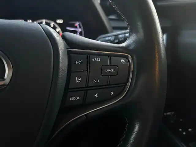 レクサス ＵＸ 富山県 2018(平30)年 3.5万km 黒 セーフティシステム＋/純正メモリナビ/フルセグTV/Bluetooth接続/USB接続/AM/FMラジオ/CD再生/バックカメラ/360°カメラ/D/N席パワーシート/D/N席シートヒーター/アイドリングストップ/プッシュスタート/ACC/ブラインドスポットモニター/LEDヘッドライト