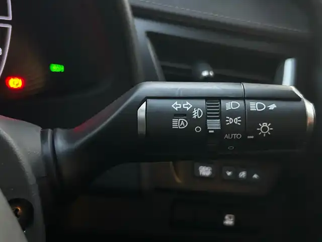 レクサス ＵＸ 富山県 2018(平30)年 3.5万km 黒 セーフティシステム＋/純正メモリナビ/フルセグTV/Bluetooth接続/USB接続/AM/FMラジオ/CD再生/バックカメラ/360°カメラ/D/N席パワーシート/D/N席シートヒーター/アイドリングストップ/プッシュスタート/ACC/ブラインドスポットモニター/LEDヘッドライト