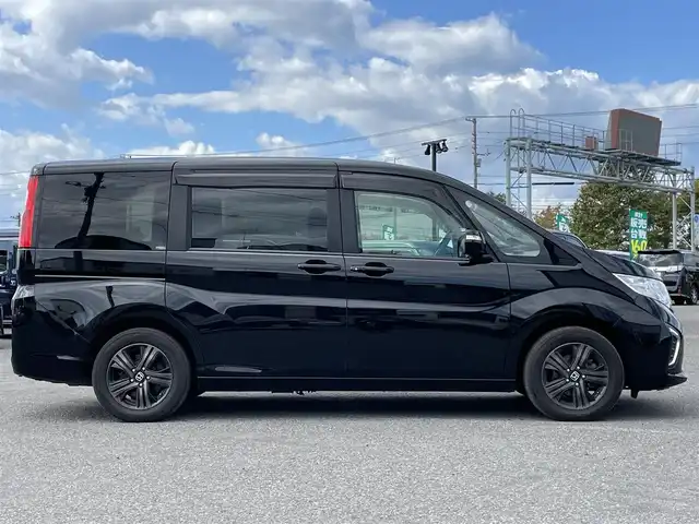 ホンダ ステップワゴン G 道央・札幌 2016(平28)年 7.5万km クリスタルブラックパール ４WD/社外メモリーナビ/CD/DVD/BT/フルセグ/社外フリップダウンモニター/衝突被害軽減ブレーキ/横滑り防止装置/アダプティブクルーズコントロール/レーンキープアシスト/バックカメラ/ビルトインETC/ドライブレコーダー/デジタルインナーミラー/アイドリングストップ/ECONモード/ワイパーデアイサー/片側パワースライドドア/ステアリングリモコン/プッシュスタート/スマートキー/ハロゲンヘッドライト/ヘッドライトレベライザー/電動格納ミラー/ヒーテッドドアミラー/ウィンカーミラー/純正フロアマット/ドアバイザー/スペアキー/純正エンジンスターター/社外AW付冬タイヤ積込/205/60/R16/2023年/山8mm