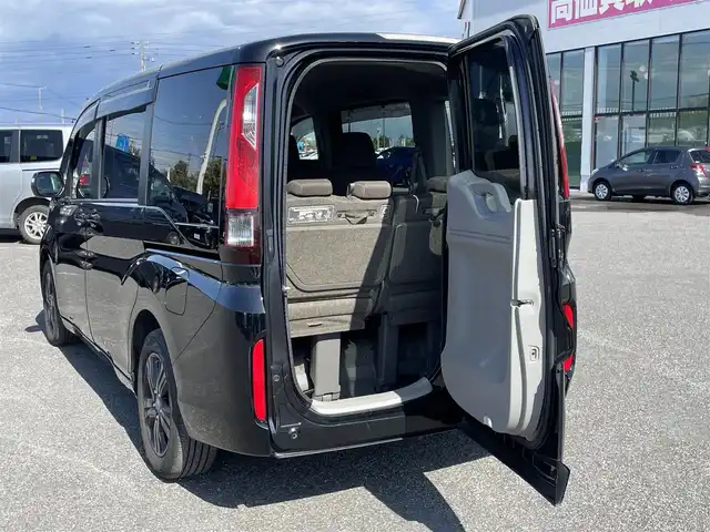 ホンダ ステップワゴン G 道央・札幌 2016(平28)年 7.5万km クリスタルブラックパール ４WD/社外メモリーナビ/CD/DVD/BT/フルセグ/社外フリップダウンモニター/衝突被害軽減ブレーキ/横滑り防止装置/アダプティブクルーズコントロール/レーンキープアシスト/バックカメラ/ビルトインETC/ドライブレコーダー/デジタルインナーミラー/アイドリングストップ/ECONモード/ワイパーデアイサー/片側パワースライドドア/ステアリングリモコン/プッシュスタート/スマートキー/ハロゲンヘッドライト/ヘッドライトレベライザー/電動格納ミラー/ヒーテッドドアミラー/ウィンカーミラー/純正フロアマット/ドアバイザー/スペアキー/純正エンジンスターター/社外AW付冬タイヤ積込/205/60/R16/2023年/山8mm