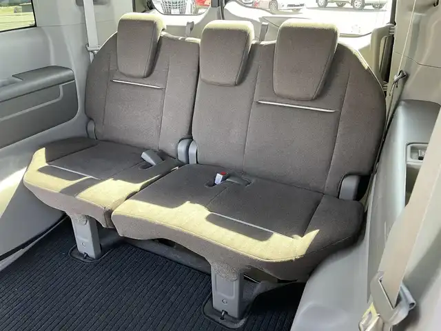 ホンダ ステップワゴン G 道央・札幌 2016(平28)年 7.5万km クリスタルブラックパール ４WD/社外メモリーナビ/CD/DVD/BT/フルセグ/社外フリップダウンモニター/衝突被害軽減ブレーキ/横滑り防止装置/アダプティブクルーズコントロール/レーンキープアシスト/バックカメラ/ビルトインETC/ドライブレコーダー/デジタルインナーミラー/アイドリングストップ/ECONモード/ワイパーデアイサー/片側パワースライドドア/ステアリングリモコン/プッシュスタート/スマートキー/ハロゲンヘッドライト/ヘッドライトレベライザー/電動格納ミラー/ヒーテッドドアミラー/ウィンカーミラー/純正フロアマット/ドアバイザー/スペアキー/純正エンジンスターター/社外AW付冬タイヤ積込/205/60/R16/2023年/山8mm