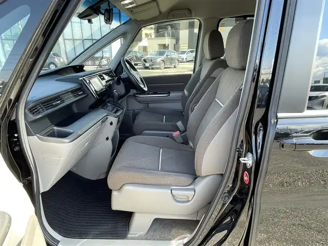 ホンダ ステップワゴン G 道央・札幌 2016(平28)年 7.5万km クリスタルブラックパール ４WD/社外メモリーナビ/CD/DVD/BT/フルセグ/社外フリップダウンモニター/衝突被害軽減ブレーキ/横滑り防止装置/アダプティブクルーズコントロール/レーンキープアシスト/バックカメラ/ビルトインETC/ドライブレコーダー/デジタルインナーミラー/アイドリングストップ/ECONモード/ワイパーデアイサー/片側パワースライドドア/ステアリングリモコン/プッシュスタート/スマートキー/ハロゲンヘッドライト/ヘッドライトレベライザー/電動格納ミラー/ヒーテッドドアミラー/ウィンカーミラー/純正フロアマット/ドアバイザー/スペアキー/純正エンジンスターター/社外AW付冬タイヤ積込/205/60/R16/2023年/山8mm