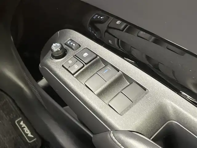 トヨタ アクア Z 千葉県 2021(令3)年 1.8万km クリアベージュメタリック 禁煙車/トヨタセーフティセンス/・プリクラッシュセーフティ/・オートマチックハイビーム /・レーンディパーチャーアラート（LDA）/・ロードサインアシスト（RSA）（道路標識認識支援）/・先行車発進お知らせ機能/純正コネクティッドナビ/バックカメラ/フロントカメラ/サイドカメラ/ETC2.0/クリアランスソナー /ブラインドスポットモニター/スマートキー＆プッシュスタート/革巻きステアリング/ステアリングスイッチ/LEDヘッドライト/フォグライト/電動格納ミラー/純正15インチアルミホイール