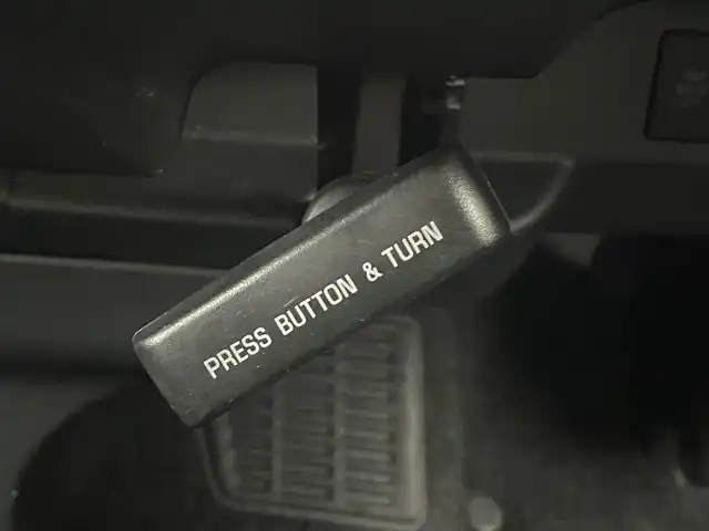 トヨタ ハイエース GL 千葉県 2023(令5)年 2.4万km ホワイトパールクリスタルシャイン 純正7インチナビ/・フルセグTV/・CD/・FM/AM/後席モニター/片側パワースライドドア/全方位カメラ/トヨタセーフティセンス/コーナーセンサー/レーンキープアシスト/100V電源/オートライト/スマートキー