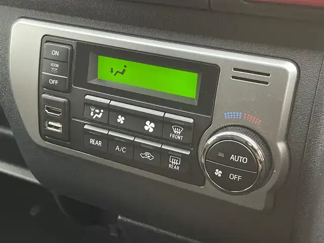 トヨタ ハイエース GL 千葉県 2023(令5)年 2.4万km ホワイトパールクリスタルシャイン 純正7インチナビ/・フルセグTV/・CD/・FM/AM/後席モニター/片側パワースライドドア/全方位カメラ/トヨタセーフティセンス/コーナーセンサー/レーンキープアシスト/100V電源/オートライト/スマートキー