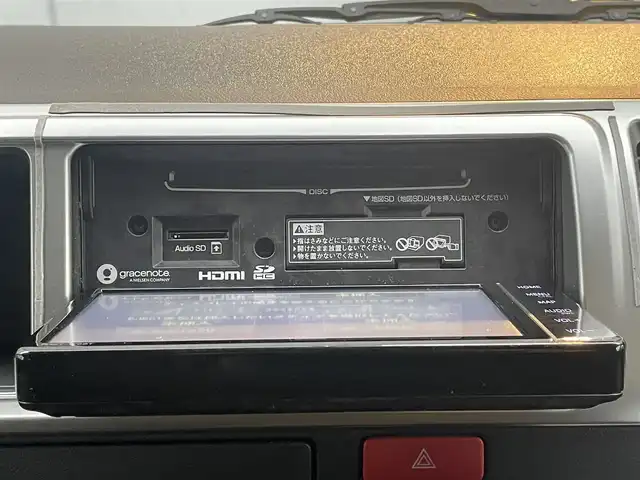 トヨタ ハイエース GL 千葉県 2023(令5)年 2.4万km ホワイトパールクリスタルシャイン 純正7インチナビ/・フルセグTV/・CD/・FM/AM/後席モニター/片側パワースライドドア/全方位カメラ/トヨタセーフティセンス/コーナーセンサー/レーンキープアシスト/100V電源/オートライト/スマートキー