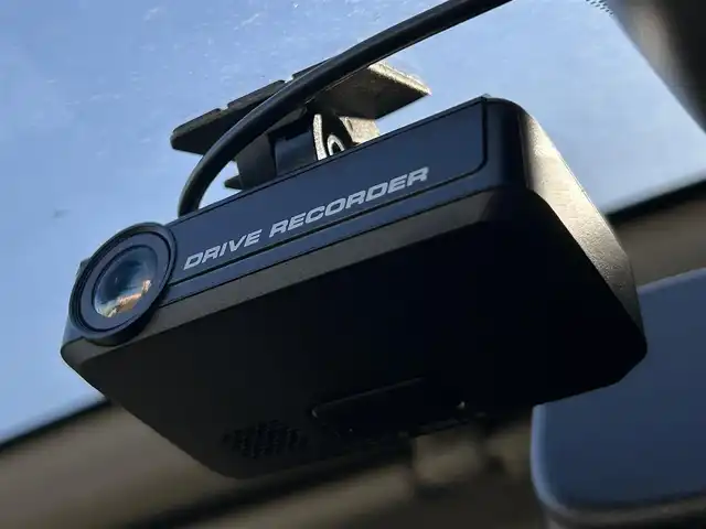 日産 セレナ ハイウェイスター Vセレクション 静岡県 2018(平30)年 8.1万km ブリリアントホワイトパール 8人乗り/純正7型ナビ/（FM/AM/Bluetooth/CD/SD/iPod）/全周囲カメラ/両側電動ドア/パーキングアシスト/ETC/クルーズコントロール/LEDライト/オートライト/純正ドライブレコーダー/前後コーナーセンサー/カーテンエアバッグ/純正16AW