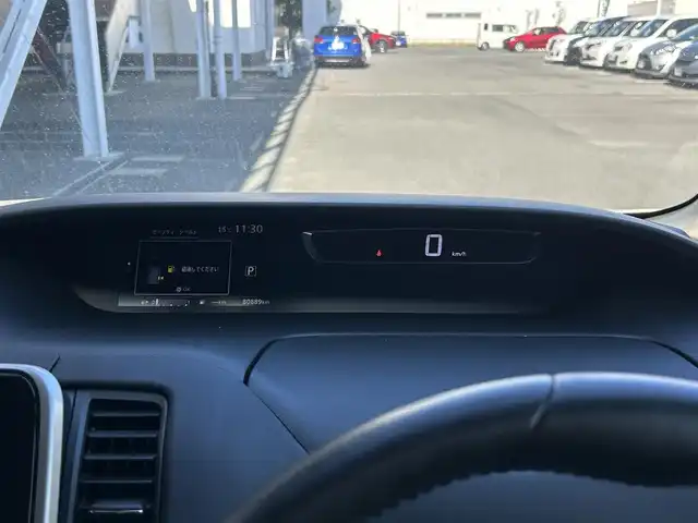 日産 セレナ ハイウェイスター Vセレクション 静岡県 2018(平30)年 8.1万km ブリリアントホワイトパール 8人乗り/純正7型ナビ/（FM/AM/Bluetooth/CD/SD/iPod）/全周囲カメラ/両側電動ドア/パーキングアシスト/ETC/クルーズコントロール/LEDライト/オートライト/純正ドライブレコーダー/前後コーナーセンサー/カーテンエアバッグ/純正16AW