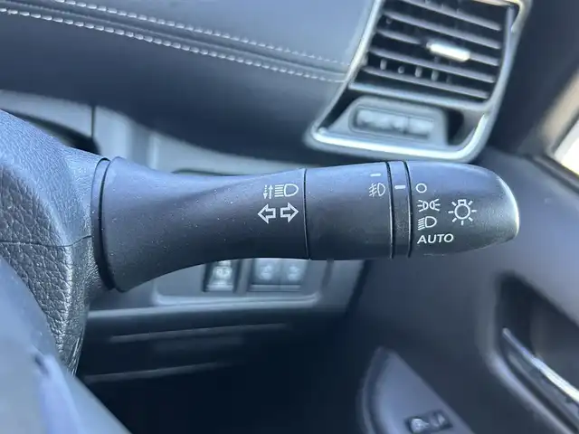 日産 セレナ ハイウェイスター Vセレクション 静岡県 2018(平30)年 8.1万km ブリリアントホワイトパール 8人乗り/純正7型ナビ/（FM/AM/Bluetooth/CD/SD/iPod）/全周囲カメラ/両側電動ドア/パーキングアシスト/ETC/クルーズコントロール/LEDライト/オートライト/純正ドライブレコーダー/前後コーナーセンサー/カーテンエアバッグ/純正16AW