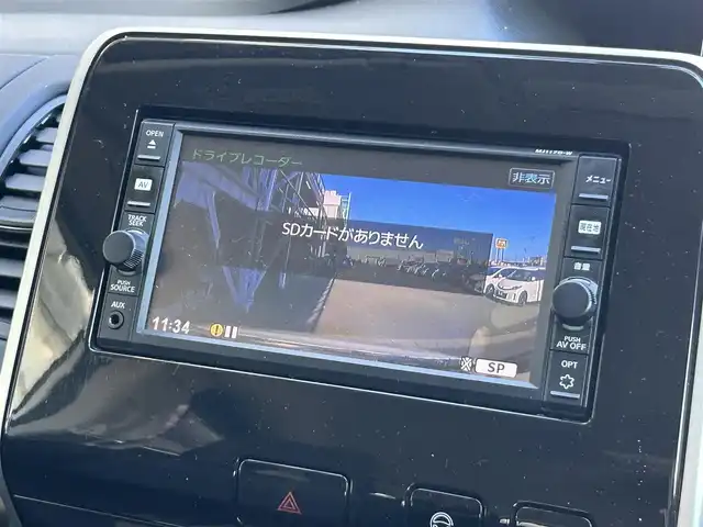 日産 セレナ ハイウェイスター Vセレクション 静岡県 2018(平30)年 8.1万km ブリリアントホワイトパール 8人乗り/純正7型ナビ/（FM/AM/Bluetooth/CD/SD/iPod）/全周囲カメラ/両側電動ドア/パーキングアシスト/ETC/クルーズコントロール/LEDライト/オートライト/純正ドライブレコーダー/前後コーナーセンサー/カーテンエアバッグ/純正16AW