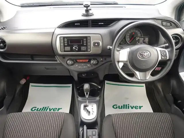 トヨタ ヴィッツ ジュエラ 山形県 2015(平27)年 8.2万km クールソーダメタリック 衝突軽減/ワンオーナー/カーオーディオ CD USB AUX AM/FM/オートライト/14インチアルミ/アイドリングストップ/電動格納ウィンカーミラー/純正フロアマット/スマートキー