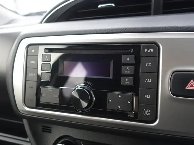 トヨタ ヴィッツ ジュエラ 山形県 2015(平27)年 8.2万km クールソーダメタリック 衝突軽減/ワンオーナー/カーオーディオ CD USB AUX AM/FM/オートライト/14インチアルミ/アイドリングストップ/電動格納ウィンカーミラー/純正フロアマット/スマートキー