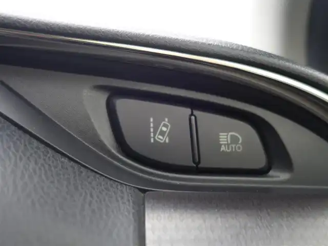 トヨタ ヴィッツ ジュエラ 山形県 2015(平27)年 8.2万km クールソーダメタリック 衝突軽減/ワンオーナー/カーオーディオ CD USB AUX AM/FM/オートライト/14インチアルミ/アイドリングストップ/電動格納ウィンカーミラー/純正フロアマット/スマートキー