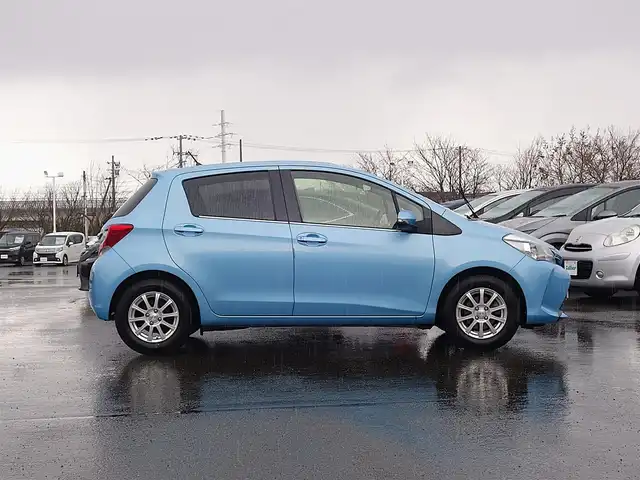 トヨタ ヴィッツ ジュエラ 山形県 2015(平27)年 8.2万km クールソーダメタリック 衝突軽減/ワンオーナー/カーオーディオ CD USB AUX AM/FM/オートライト/14インチアルミ/アイドリングストップ/電動格納ウィンカーミラー/純正フロアマット/スマートキー