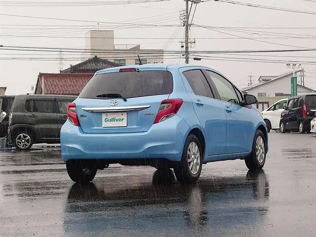 トヨタ ヴィッツ ジュエラ 山形県 2015(平27)年 8.2万km クールソーダメタリック 衝突軽減/ワンオーナー/カーオーディオ CD USB AUX AM/FM/オートライト/14インチアルミ/アイドリングストップ/電動格納ウィンカーミラー/純正フロアマット/スマートキー