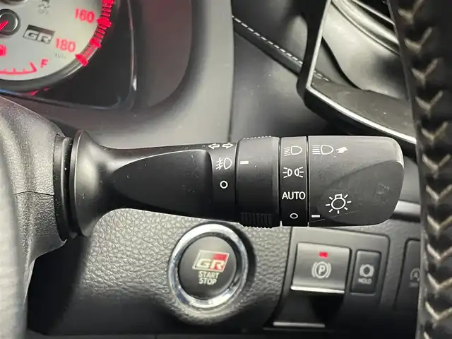 トヨタ ハリアー エレガンス GRスポーツ 埼玉県 2018(平30)年 4.6万km ブラック ＡＬＰＩＮＥ１０インチナビ　バックカメラ　セーフティセンス　レーダークルーズコントロール　ダウンサス　パワーシート　オートホールド　ハーフレザー　純正アルミ　スマートキー　ＬＥＤライト　地デジＴＶ