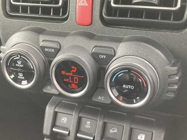 スズキ ジムニー XC 鳥取県 2020(令2)年 3.8万km ブルーイッシュブラックパール3 ４WD・ターボ/ワンオーナー/社外ディスプレイオーディオ/BT/USB/バックカメラ/前後ドライブレコーダー/前席シートヒーター/レーダーブレーキサポート/レーンキープアシスト/クルーズコントロール/LEDヘットライト/純正16インチアルミホイール/ブロックタイヤ/ルーフラック/SUZUKIフロントグリル/オーバーフェンダー/レザー調シートカバー/プッシュエンジンスタート/フロアマット/スタットレスセット積み込/（タイヤ溝6-7部山）