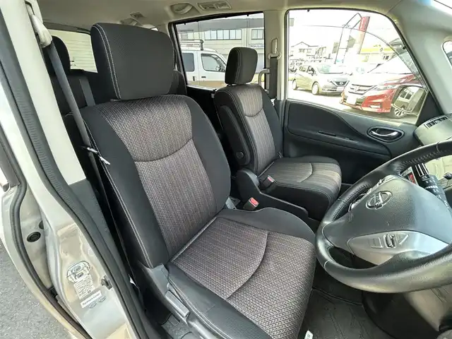 日産 セレナ HWS S HV Vセレ +Sefty 群馬県 2015(平27)年 5.5万km ブリリアントシルバー 純正SDナビ/CD・DVD・SD・USB/Bluetooth・フルセグTV/バックカメラ/ビルトインETC/両側パワースライドドア/クルーズコントロール/横滑り防止装置/レーンキープアシスト/衝突軽減ブレーキ/アイドリングストップ/純正アルミホイール/純正フロアマット/スマートキー×2