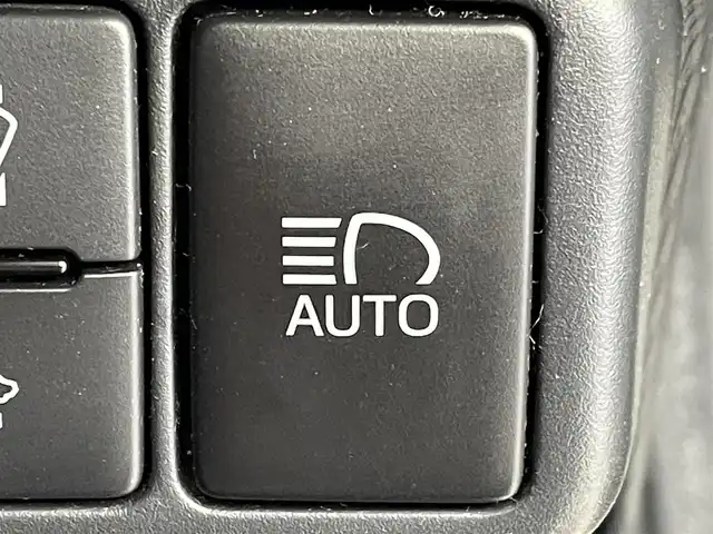 トヨタ アクア X－URBAN 群馬県 2016(平28)年 6.7万km シルバーM 禁煙車　純正７型ナビ　フルセグ　Bluetooth　バックカメラ　衝突軽減システム　車線逸脱警報　オートマチックハイビーム　オートライト　ETC　横滑り防止装置　ECOモード　EVモード　フォグ
