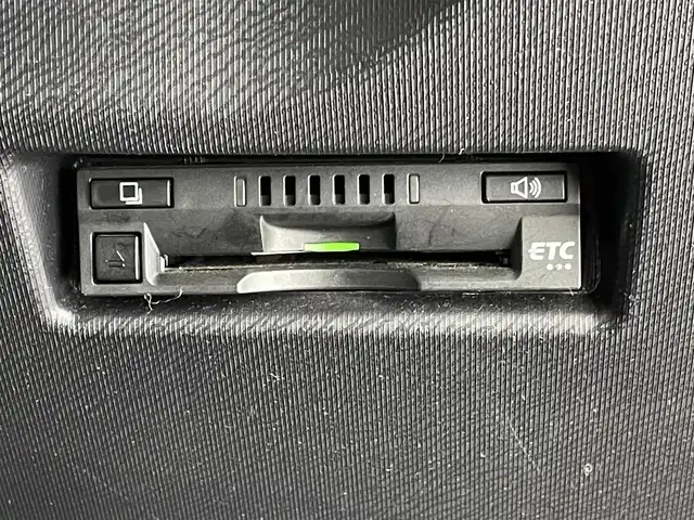トヨタ アクア X－URBAN 群馬県 2016(平28)年 6.7万km シルバーM 禁煙車　純正７型ナビ　フルセグ　Bluetooth　バックカメラ　衝突軽減システム　車線逸脱警報　オートマチックハイビーム　オートライト　ETC　横滑り防止装置　ECOモード　EVモード　フォグ