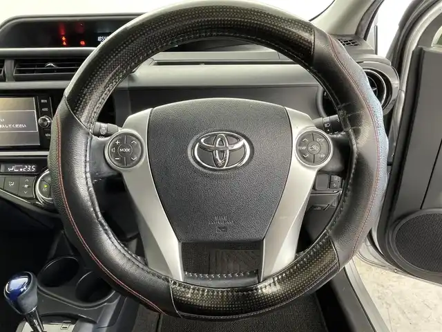 トヨタ アクア X－URBAN 群馬県 2016(平28)年 6.7万km シルバーM 禁煙車　純正７型ナビ　フルセグ　Bluetooth　バックカメラ　衝突軽減システム　車線逸脱警報　オートマチックハイビーム　オートライト　ETC　横滑り防止装置　ECOモード　EVモード　フォグ
